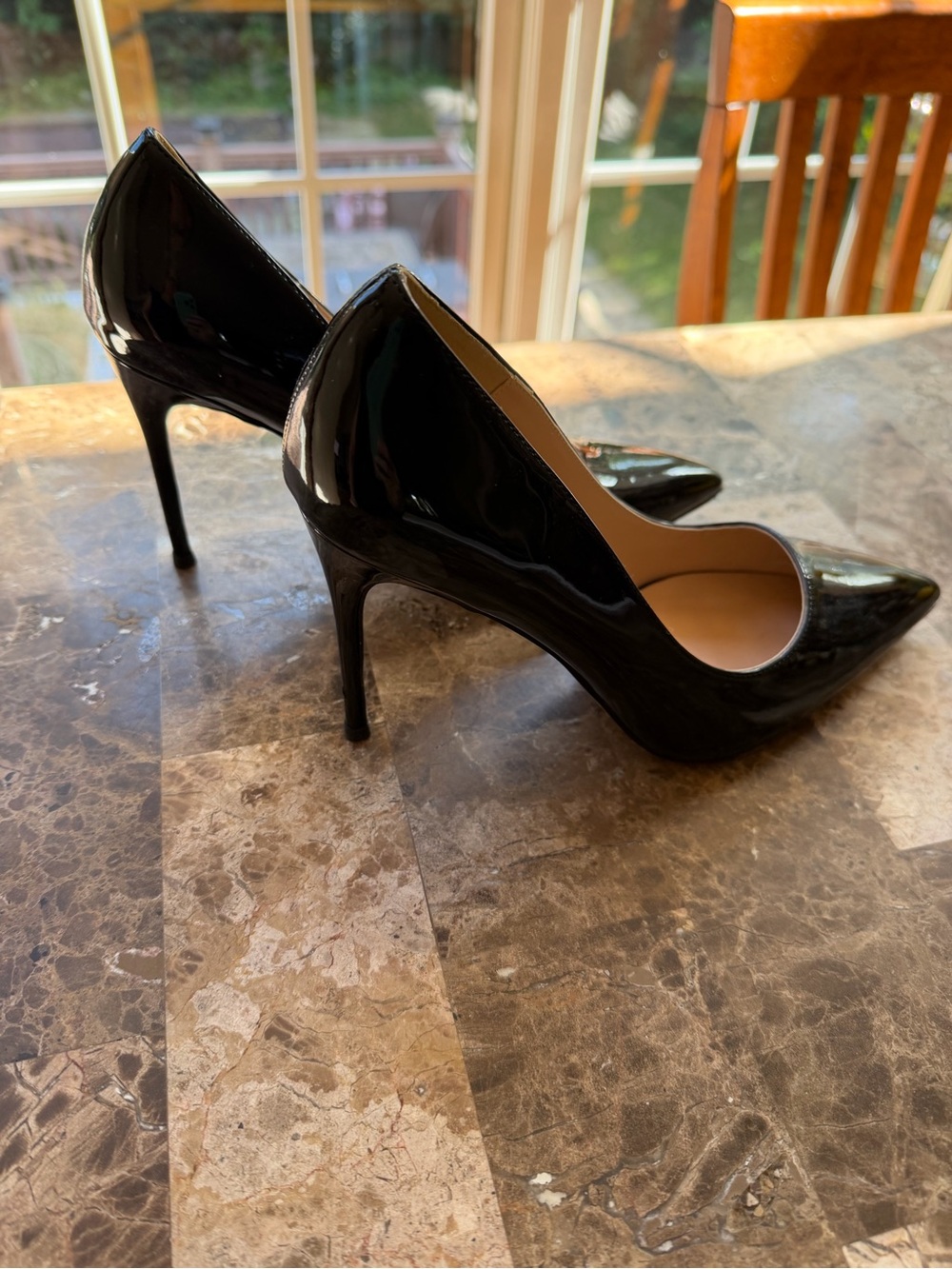 Classic Black Patent Pointed-Toe Pumps, Like New, Size 8.5 - Picture 4 of 8